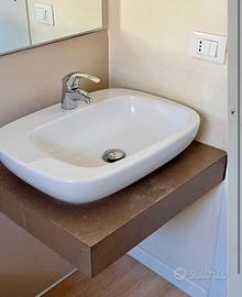 Lavabo miscelatore e specchio bagno 50€
