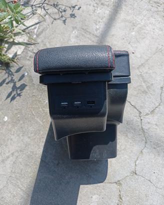 bracciolo apribile in pelle  con 3 USB Nissan Juke