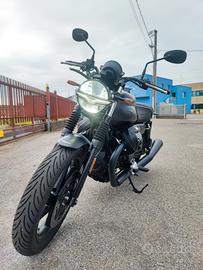 Moto Guzzi v7 stone