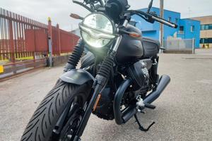Moto Guzzi v7 stone