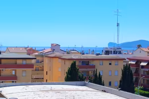 Alghero via Sant'Antioco appart +box+ terra