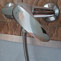 Miscelatore doccia kit asta doccia saliscendi