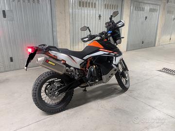 KTM 890 R