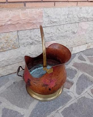 Portalegna in rame forgiato a mano in stile vittor