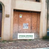 Via Atenea Centralissimo Locale Commerciale 125 Mq