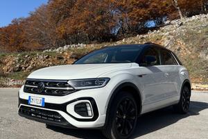 Wv t-roc / r-Line 1.5 / 150cv