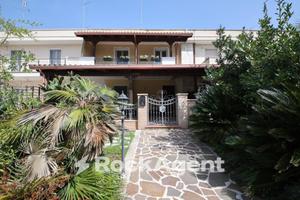 VILLA DI PREGIO A LECCE. CONFORTEVOLE, CONTESTO RI