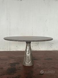 Iconico tavolo M1T70 di Angelo Mangiarotti