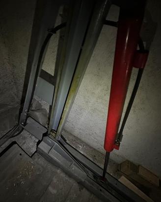 PONTE SOLLEVATORE PER AUTO