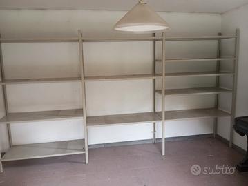 scaffali 