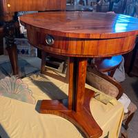 tavolino stile Biedermeier