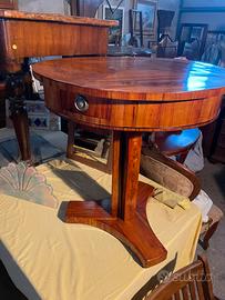 tavolino stile Biedermeier