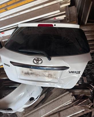 Cofano yaris