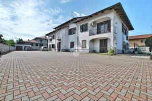 5 LOCALI A LIVORNO FERRARIS