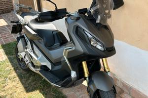 Honda X-adv 750