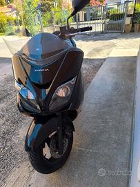 Honda Forza 250