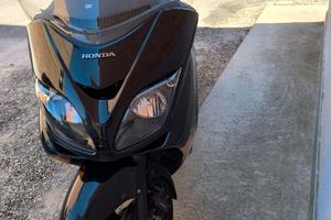 Honda Forza 250