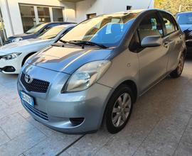 TOYOTA Yaris 1.0 5 porte Sol