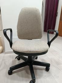 Sedia da ufficio girevole in tessuto 