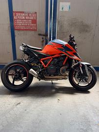 KTM 1290 SUPER DUKE R  Incidentato