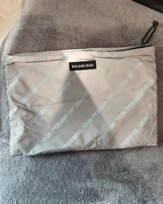 Pochette Balenciaga “The Power of Dreams” SS18