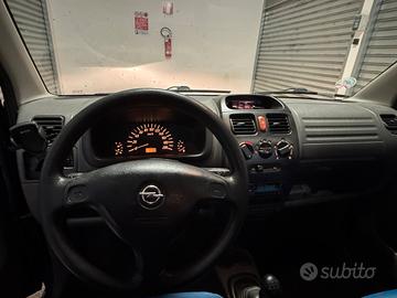 Opel Agila .Barletta