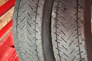 pneumatici autocarro usati completi di cerchioni 