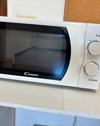 Forno a microonde con grill