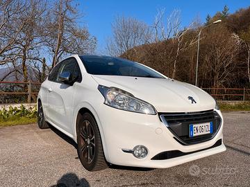 Peugeot 208 - 2012