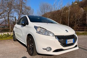 Peugeot 208 - 2012