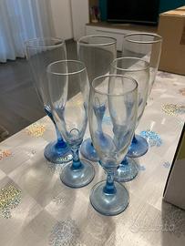 Calici in vetro azzurro