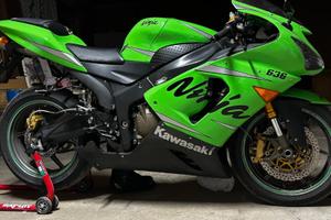 Kawasaki ninja ZX6R 636 2005