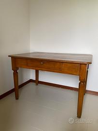 Scrivania antica in legno massello con cassetto