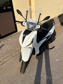 Beverly 400