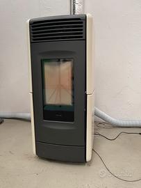 Stufa a pellet Ravelli