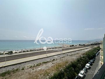Loano Bilocale fronte mare