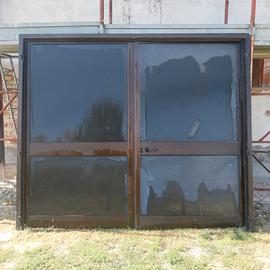 portone garage due ante in alluminio 