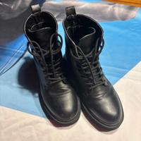 Anfibi neri da donna 38