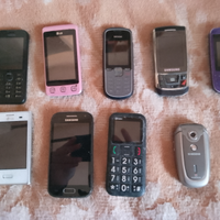 9 telefonini NON FUNZIONANTI per RICAMBI