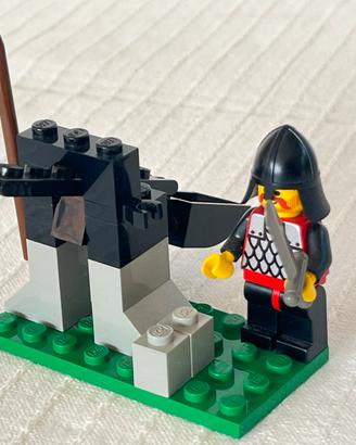 LEGO Castle 1917 - King’s Catapult (1993)