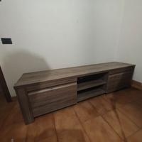 Tavolo allungabile e mobile da salotto