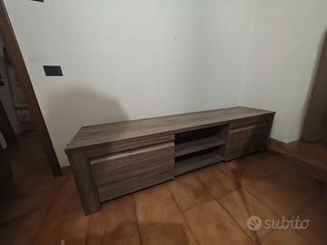 Tavolo allungabile e mobile da salotto