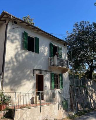 Casa indipendente di 81 m² con 4 locali a Spoleto