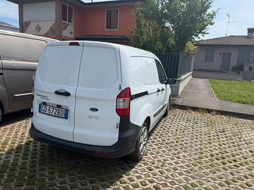 Ford Transit courrier 2020