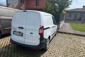 Ford Transit courrier 2020