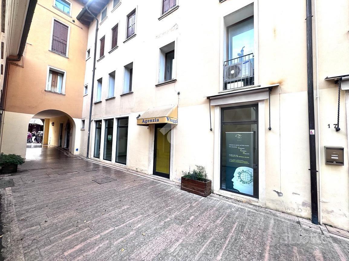 NEGOZIO A SCHIO - Vista 5