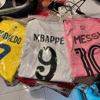 Maglietta Pantaloncini Messi Mbappè Ronaldo. KIDS
