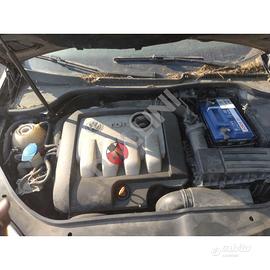 Motore in attesa di prova volkswagen golf 5a