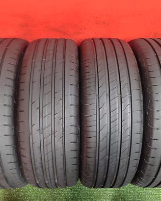 215 60 17 Gomme GoodYear 80-95% 2022 Est 215 60R17