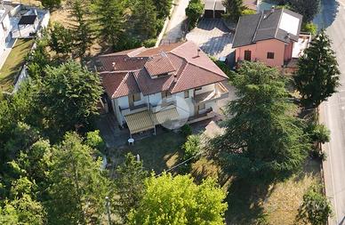 VILLA SINGOLA A L'AQUILA